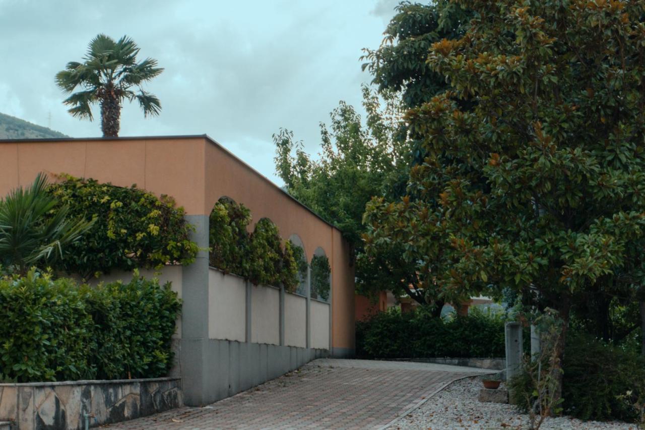 Holiday Home Rozic - Villa With Private Seasonal Heated Pool Mostar Exteriör bild