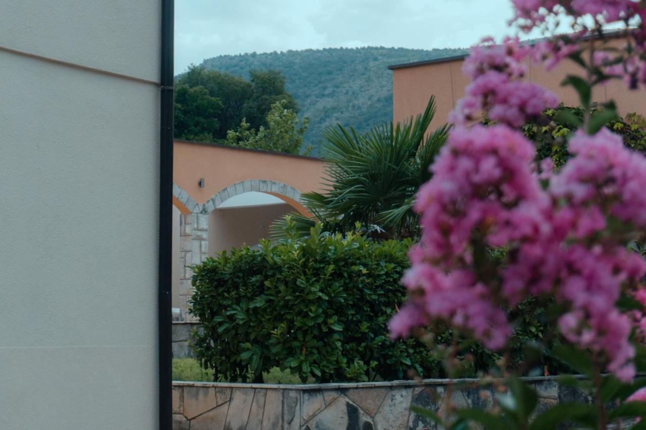 Holiday Home Rozic - Villa With Private Seasonal Heated Pool Mostar Exteriör bild