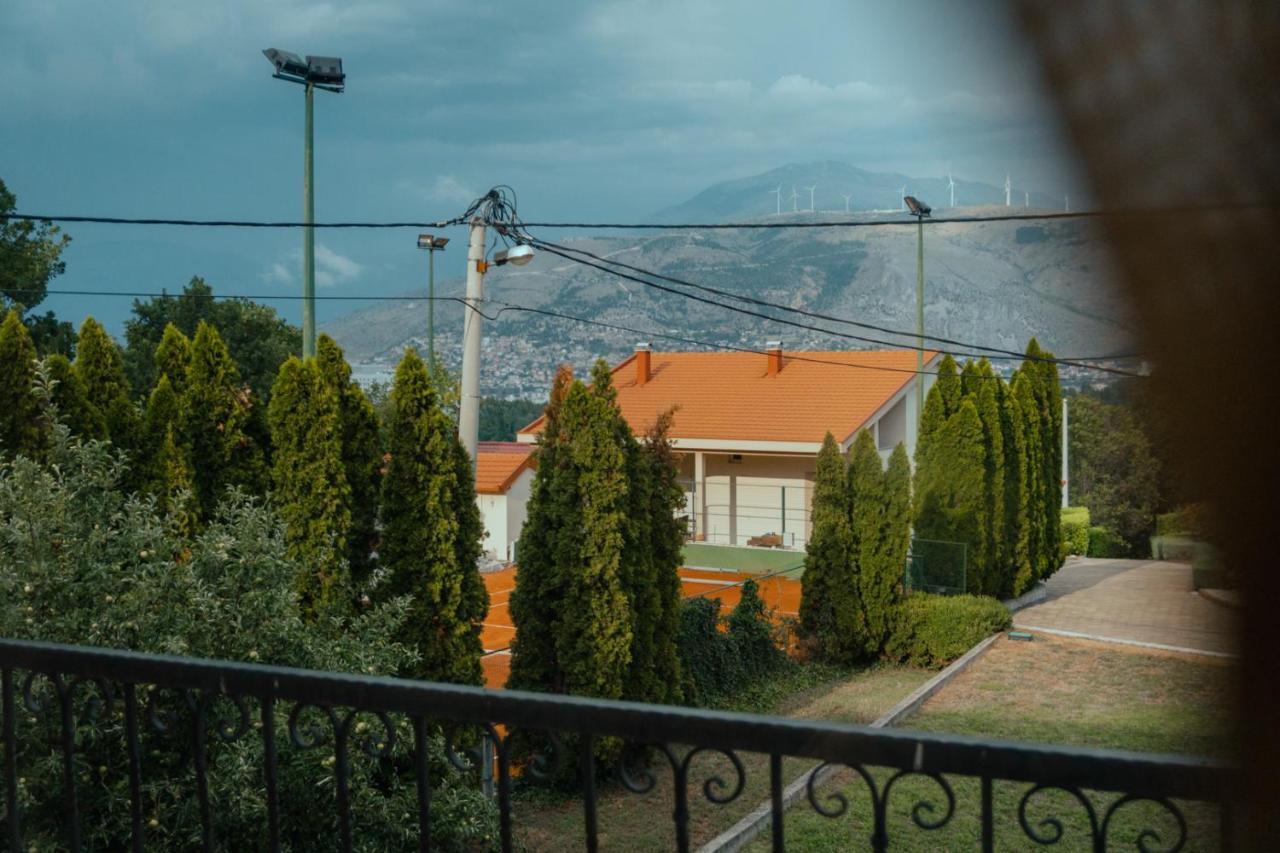 Holiday Home Rozic - Villa With Private Seasonal Heated Pool Mostar Exteriör bild