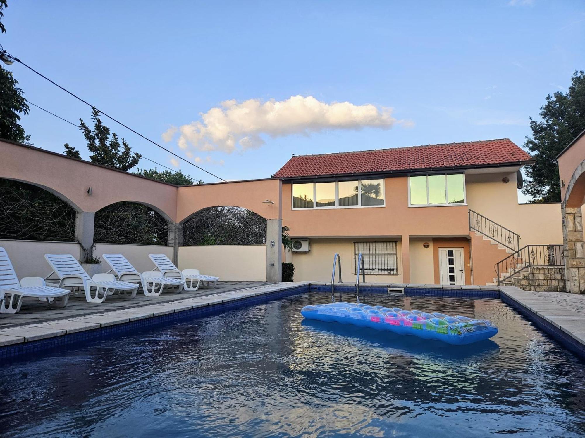 Holiday Home Rozic - Villa With Private Seasonal Heated Pool Mostar Exteriör bild