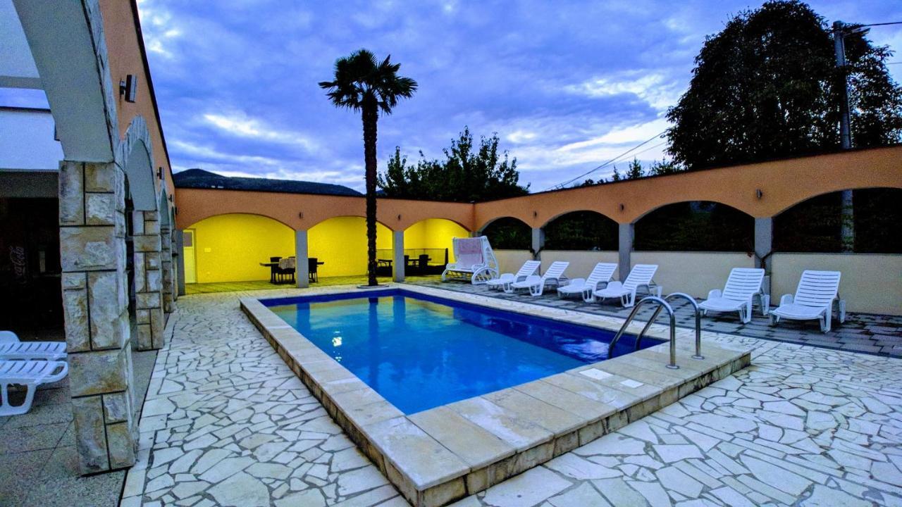 Holiday Home Rozic - Villa With Private Seasonal Heated Pool Mostar Exteriör bild